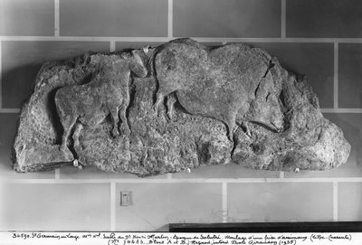 Gipsafgietsel van een fries van dieren uit Le Roc de Sers, Charente, Solutréenperiode, 20000-15000 v.Chr. door Prehistoric